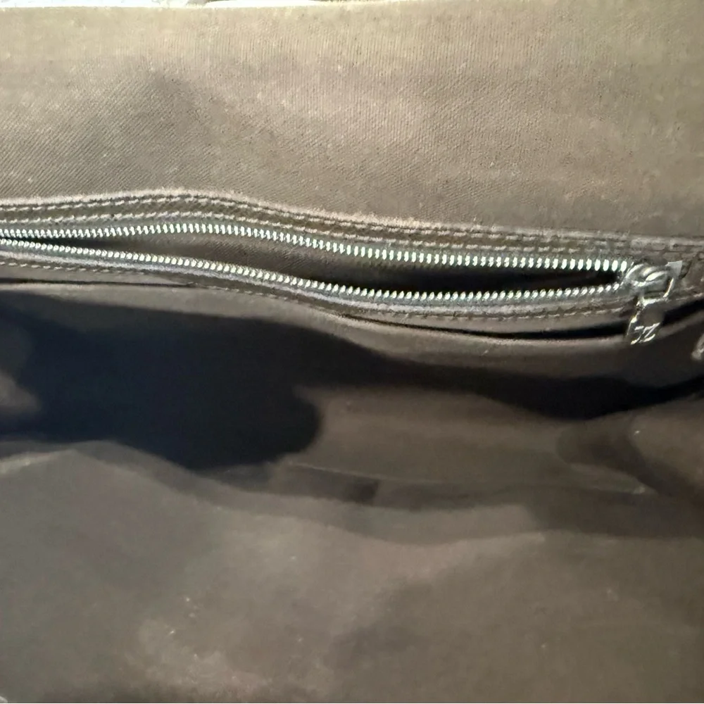 Louis Vuitton Taiga Messenger Bag